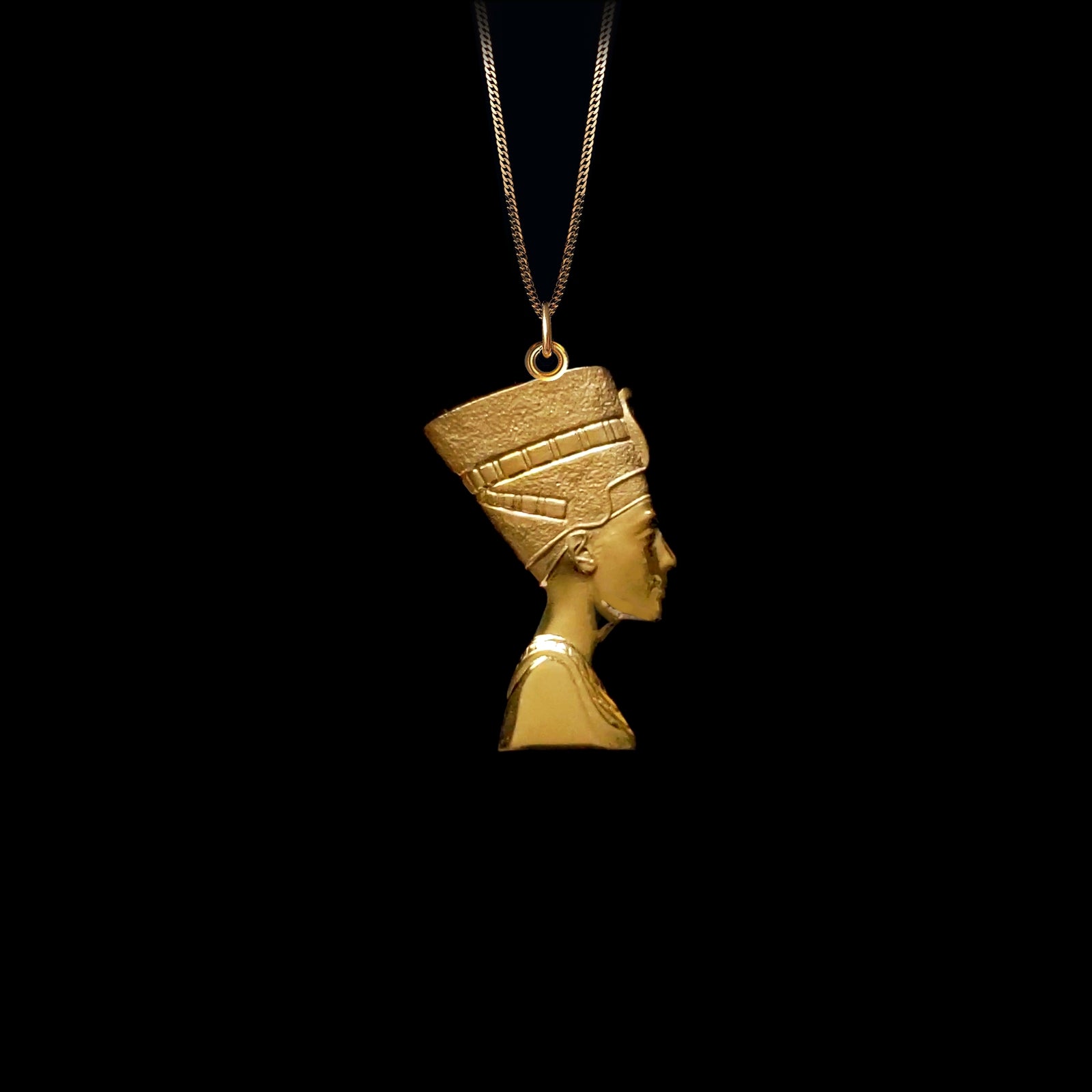 Gorgeous newest 18k Gold Nefertiti Necklace